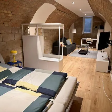 Unique Souterrain Apartment Heilbronn Buitenkant foto