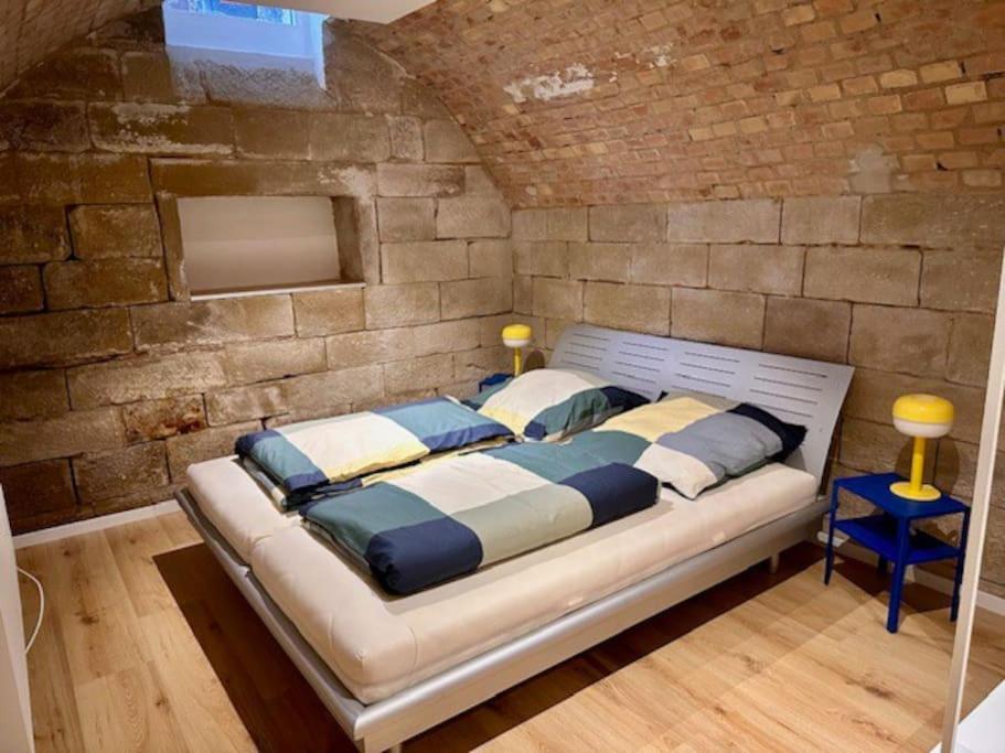 Unique Souterrain Apartment *